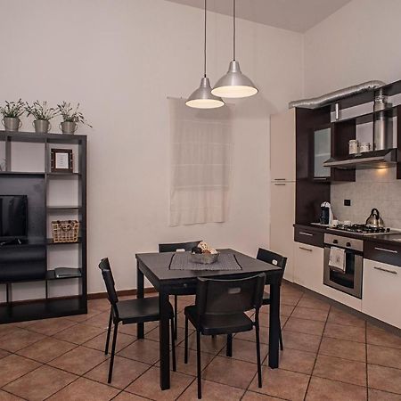 شقة Cortile Del Forno Nel Centro Storico أرونا المظهر الخارجي الصورة